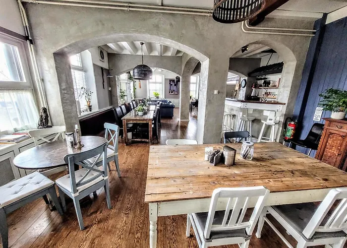 De Grote Waaij 3* ليمبورخ